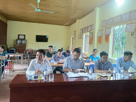 Kinh tế - Chính trị