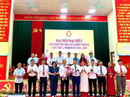 Kinh tế - Chính trị