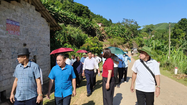ĐOÀN ĐẠI BIỂU NGƯỜI CÓ UY TÍN TỈNH LÀO CAI ĐẾN GIAO LƯU, HỌC TẬP KINH NGHIỆM TẠI XÃ CHIẾN THẮNG